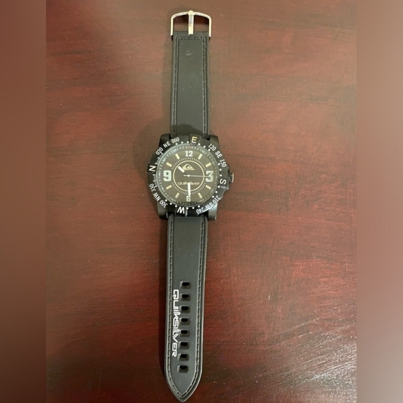 Quiksilver Black Compass Watch - Picture 4 of 4